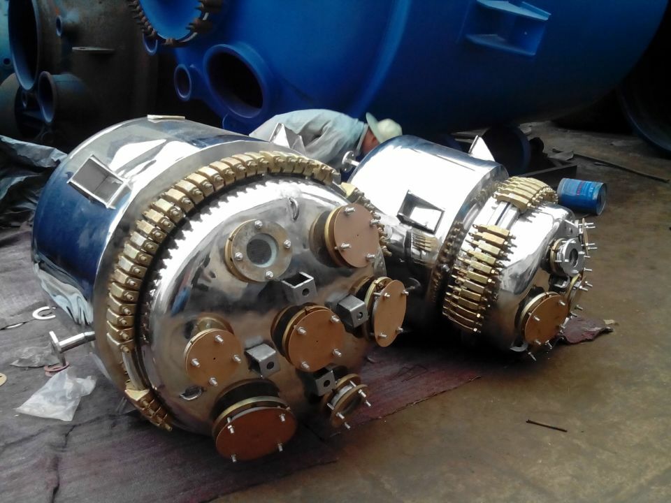 不銹鋼反應釜操作不當引起的常見故障 不銹鋼反應釜操作不當引起的常見故障