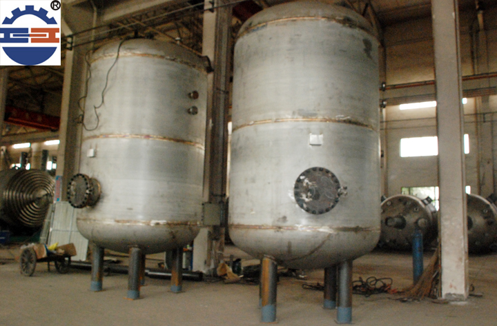 該如何挑選不銹鋼反應釜的支承座 該如何挑選不銹鋼反應釜的支承座